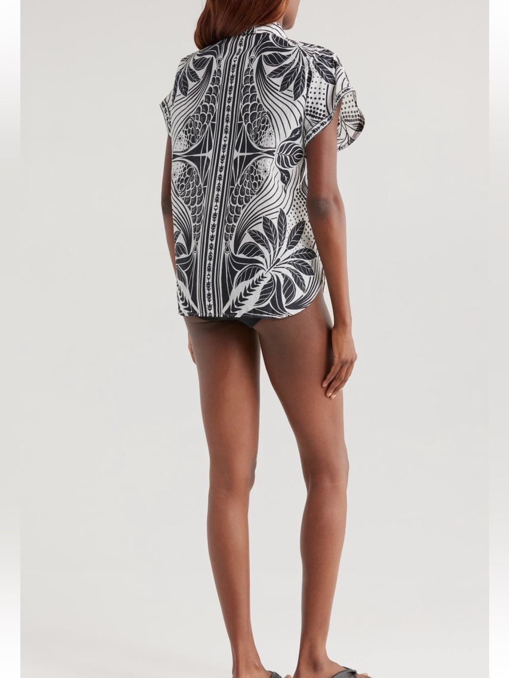 Farm Rio: Monochrome Elegance Scarf
Cover-Up Shirt - Picture 7 of 16